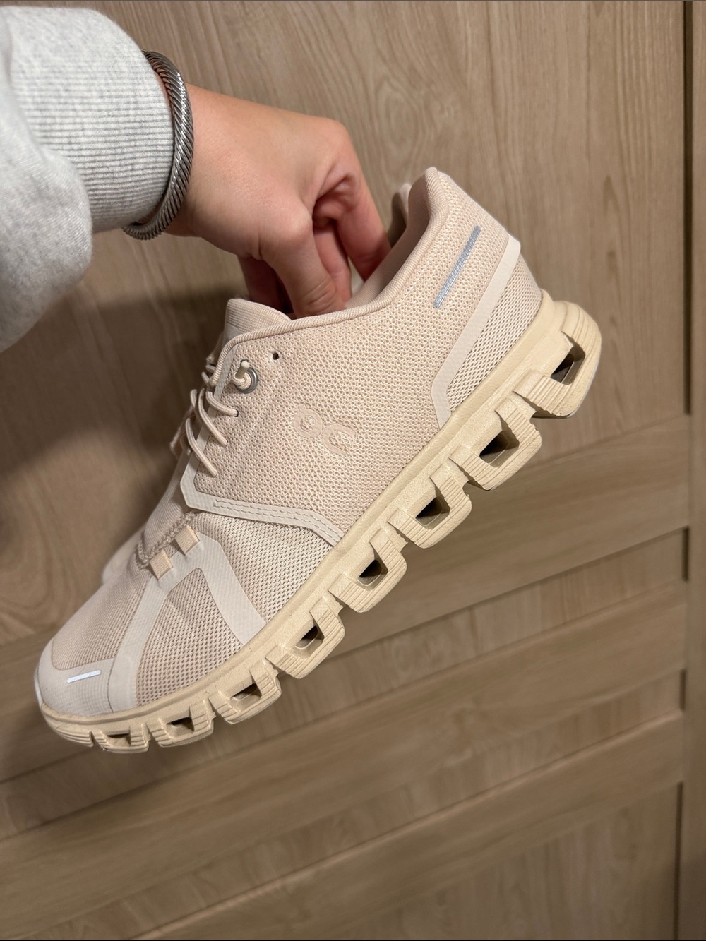 Women’s Onclouds 
Like new!!!